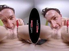 Virtual reality-sex met een schoonheid met kleine borsten