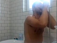 Román pornóvideó forró zuhanyzással