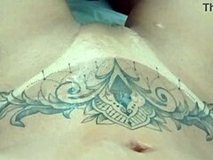 Nafúknuté bradavky a dobrý sex v tomto BDSM videu