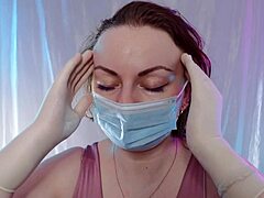 Соло мастурбација са латекс рукавицама и медицинском маском - ХД видео