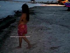 Amatérska mamička dostane veľký zadok orálny sex na pláži