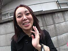 Reife Mami Aoi 37 wird in heißer Cowgirl-Szene in den Arsch gefickt