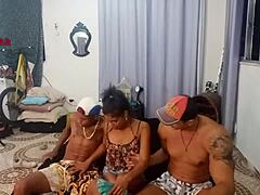 Латинская зрелая женщина и ее мама наслаждаются групповым сексом с двумя друзьями