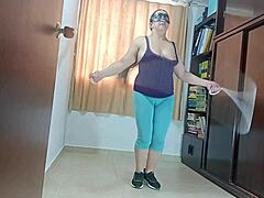 Mature stepmom records cameltoe for stepson in Florida