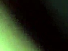 Зрелые милфы с пухлой попкой и голубыми глазами блестят в необрезанном видео анального секса