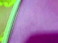 Rubia madura recibe una follada en su coño en un video hardcore
