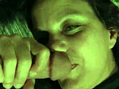 Zrelá MILFka dáva orálny sex cuckoldovi v HD videu