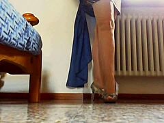 Descoperă secretele acestor pantofi italieni într-un videoclip de fetiș al picioarelor