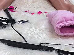 Smyslná olejová masáž vede ke stimulaci hry s kundičkou
