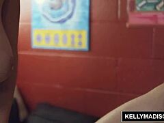 Sedução sensual de Kelly Madison: uma beleza madura com ativos naturais