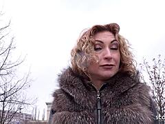 Ukrainsk MILF Julias intens casting oplevelse med tysk spejder
