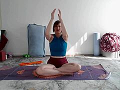 Aurora Willows' yoga lesson for mature fans with ass worshiping