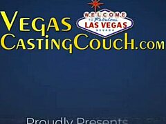 Mogen kvinna underkastar sig intensiv BDSM-lek i Las Vegas