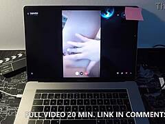 En moden spansk pornostjerne glæder sin webcam-beundrer i en varm session