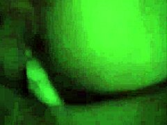 MILF hrepeni po grobem seksu v domačem videu