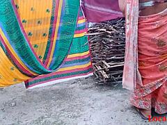 Udendørs indisk husmor sex optaget af lokal amatør webcam show