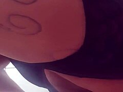 La webcam di Melissa Devassas la cattura mentre si masturba con altri due uomini