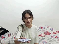 La hermanastra real es castigada por su novio en este video porno con subtítulos reales