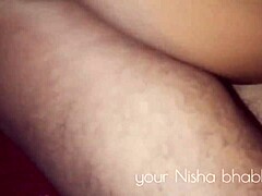 Η ινδική πορνοστάρ Ravi Ne και η Bhabhi ασχολούνται με σκληρό πρωκτικό και μουνί σεξ στο Instagram
