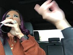 Femdom hotwife tager sig af en sort pik i en avlsvideo