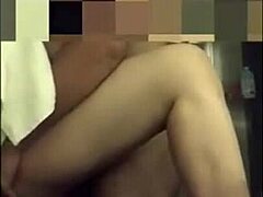 Mama Turbanli daje domačo fafanje v tem amaterskem porno videu