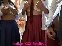Indyjski nastolatek uprawia seks w domowym filmie z domowym dźwiękiem w języku hindi