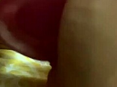 HD πορνό βίντεο ενός χοντρού μουνιού που δακτυλοβολείται και εκσπερματώνεται