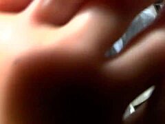 Video fetiša stopala sa robom stopala koji se zadovoljava od strane svoje gospodarice