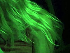 Video HD de una caliente adolescente amateur dominada en BDSM