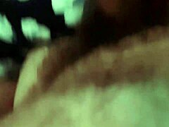 Madrasta latina quente e enteado fazem sexo oral em um vídeo amador real